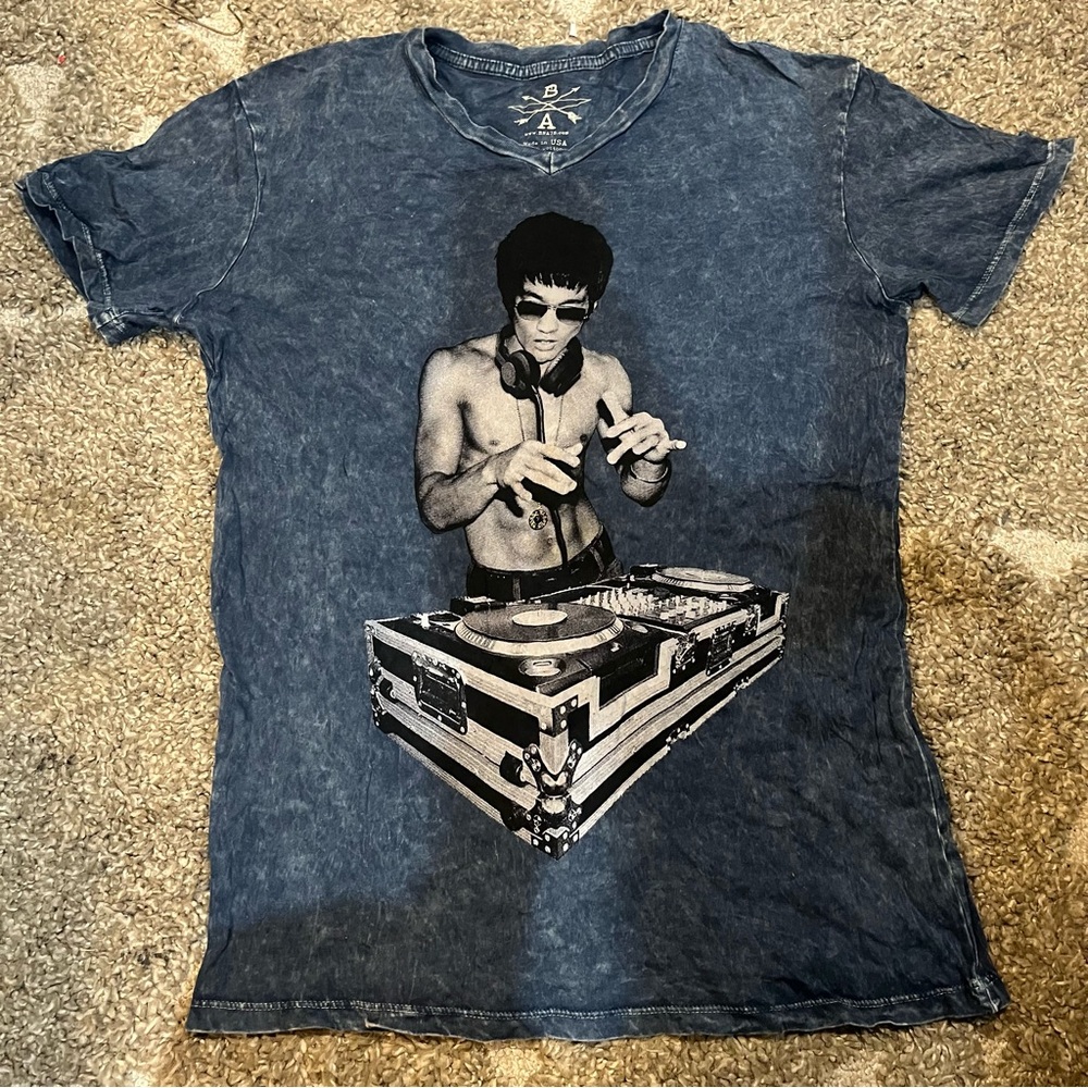 Blue Short Sleeve Tee with Vintage Bruce Lee DJ Design